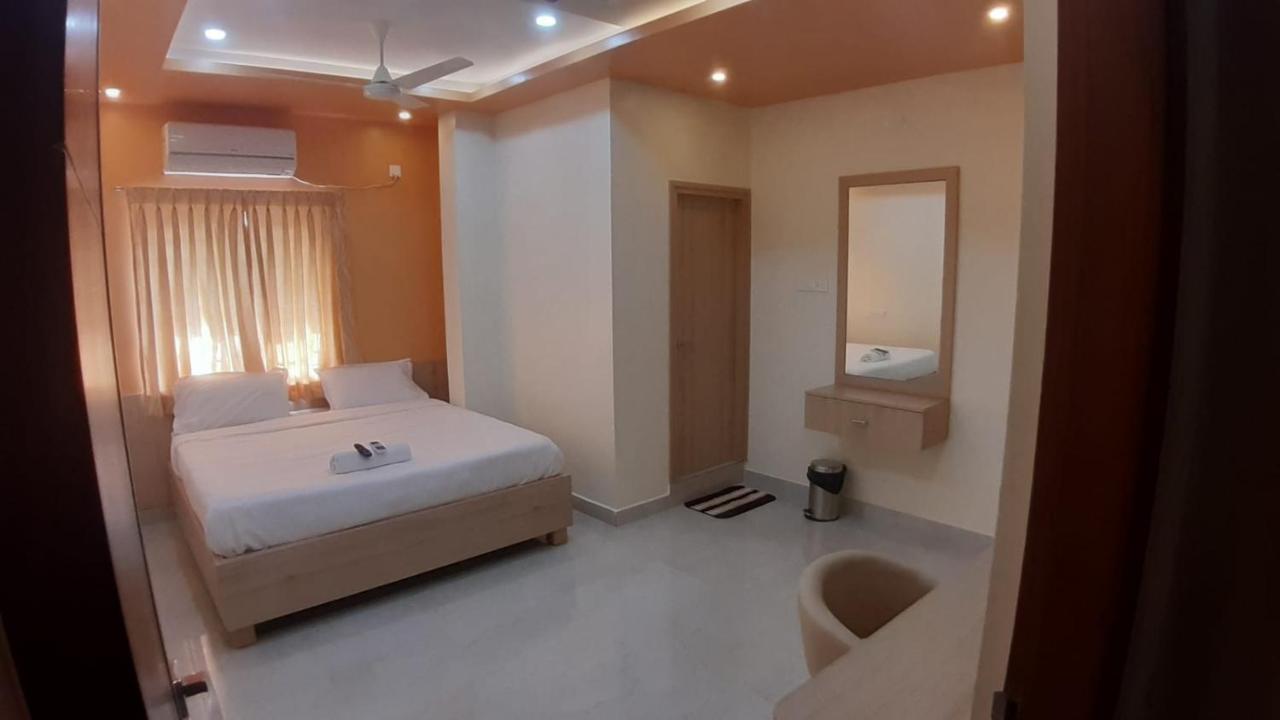 Jfive Residency Hotel Chennai Exterior photo